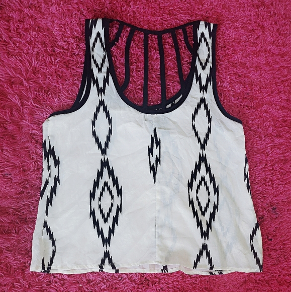 Patterned Tank Top - Picture 2 of 3